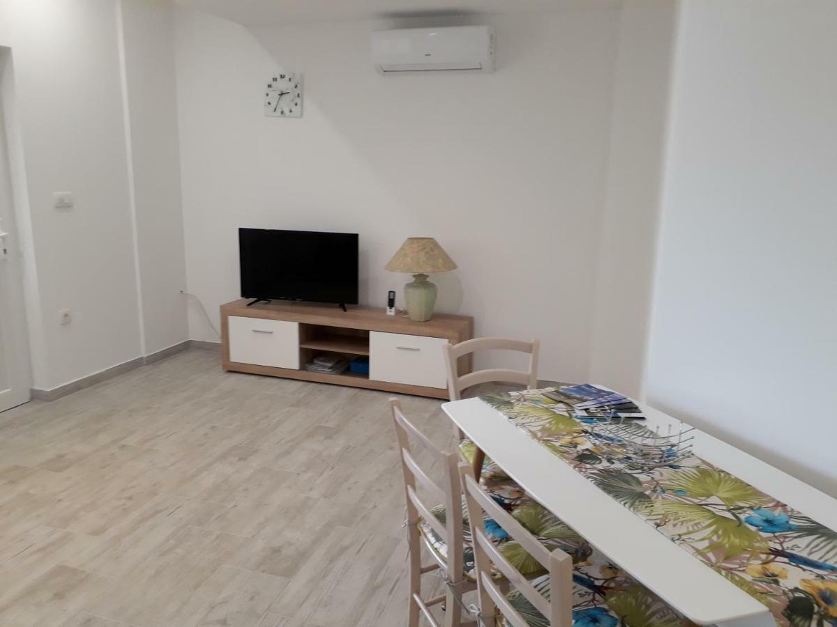 Apartments Roko Kostrena Exterior photo